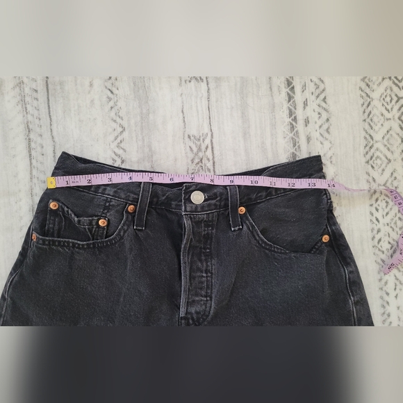 Levi's 501 Original Fit High-Rise Women's Jean Shorts Size 27 - Picture 4 of 16
